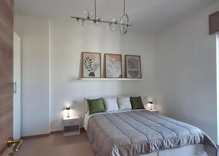 Domus Mazzini 公寓 *